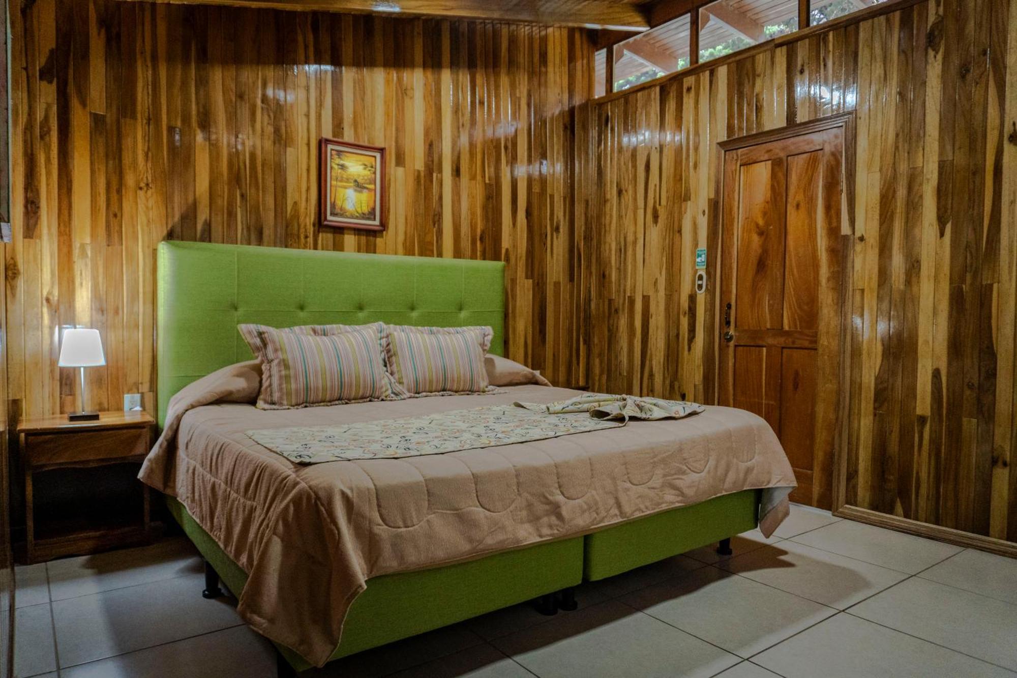 Los Pinos Cabins & Reserve モンテベルデ 部屋 写真
