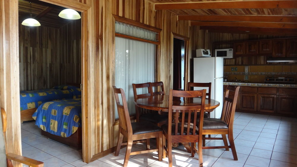 Los Pinos Cabins & Reserve モンテベルデ エクステリア 写真