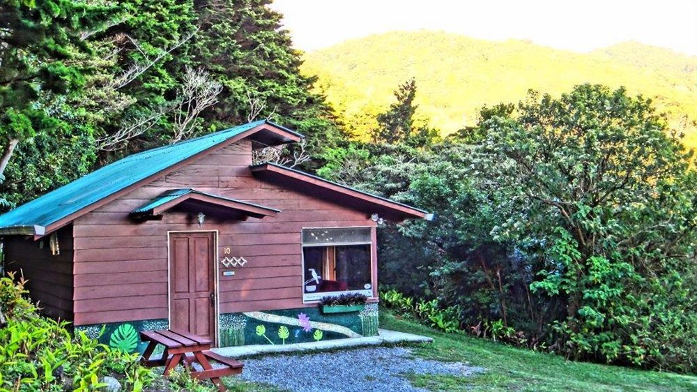 Los Pinos Cabins & Reserve モンテベルデ エクステリア 写真