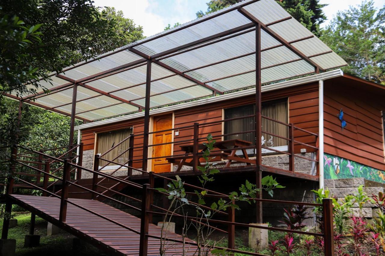 Los Pinos Cabins & Reserve モンテベルデ エクステリア 写真